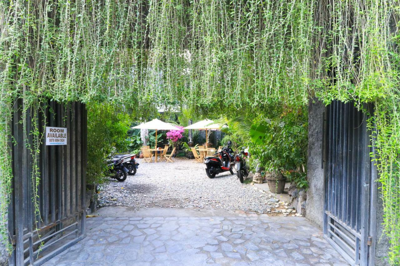 Kubu Kenak Guesthouse Seminyak Exteriör bild