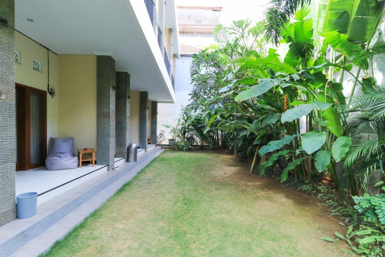 Kubu Kenak Guesthouse Seminyak Exteriör bild